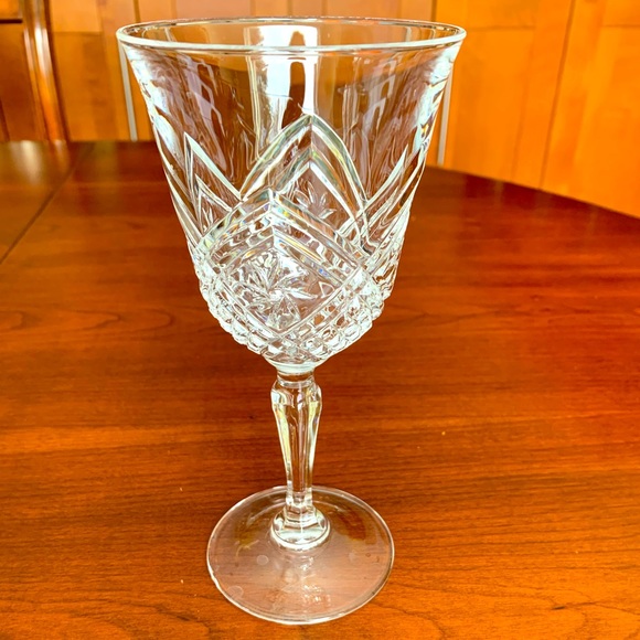 Set of 12 gorgeous cut-to-clear wine glasses red wine white wine water glasses - Picture 13 of 14